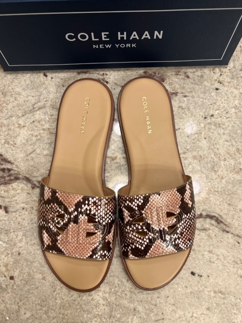 NWT Cole Haan Flynn Logo sandal Snake print Sz 8.5